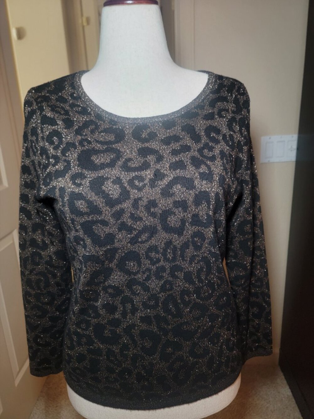 NWOT! CHICO'S WOMEN'S METALLIC BRONZE/BLACK CASUAL SWEATER SIZE 1 (8-10) MEDIUM